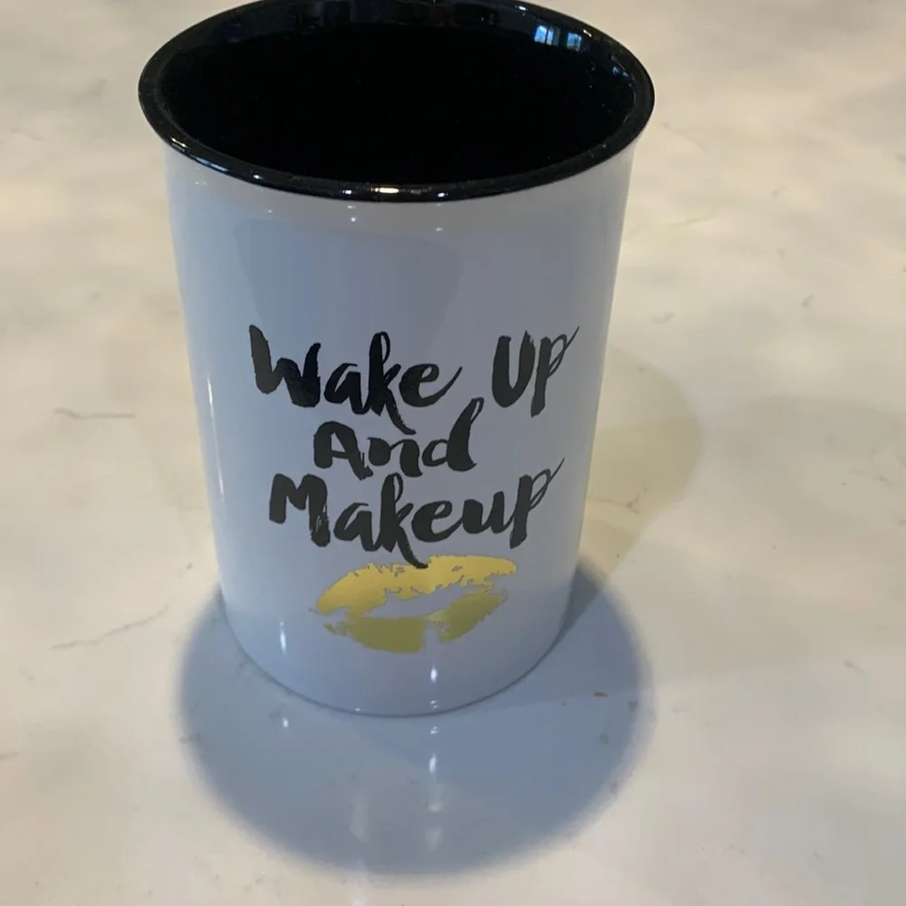 Ceramic container